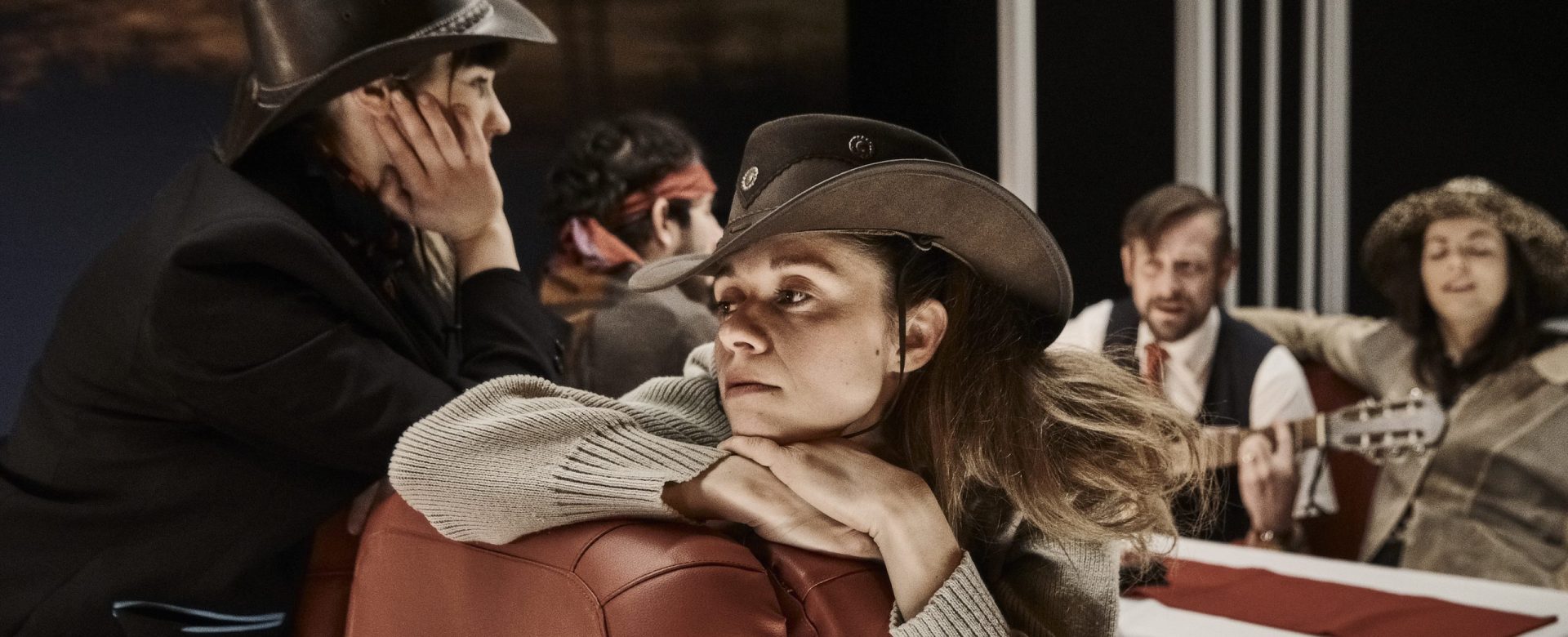 Jidelni-vuz-divadlo-colours-of-ostrava