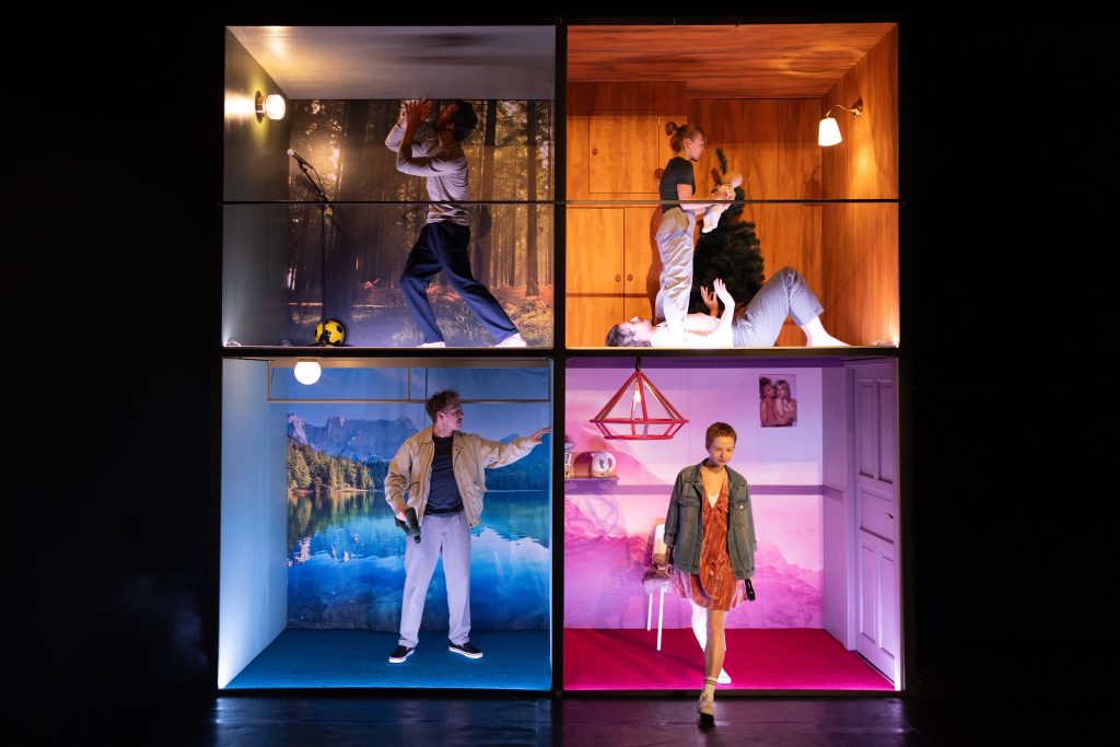 NÁRODNÍ SBÍRKA ZLOZVYKŮ - Losers Cirque Company - Colours of Ostrava