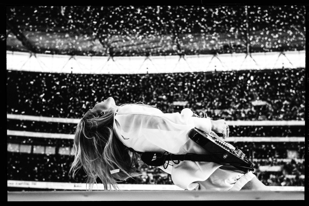 A CONCERT THAT WAS MEANT TO HAPPEN. 💛 ELLIE GOULDING TO PERFORM AT COLOURS OF OSTRAVA 2027 - Colours of Ostrava