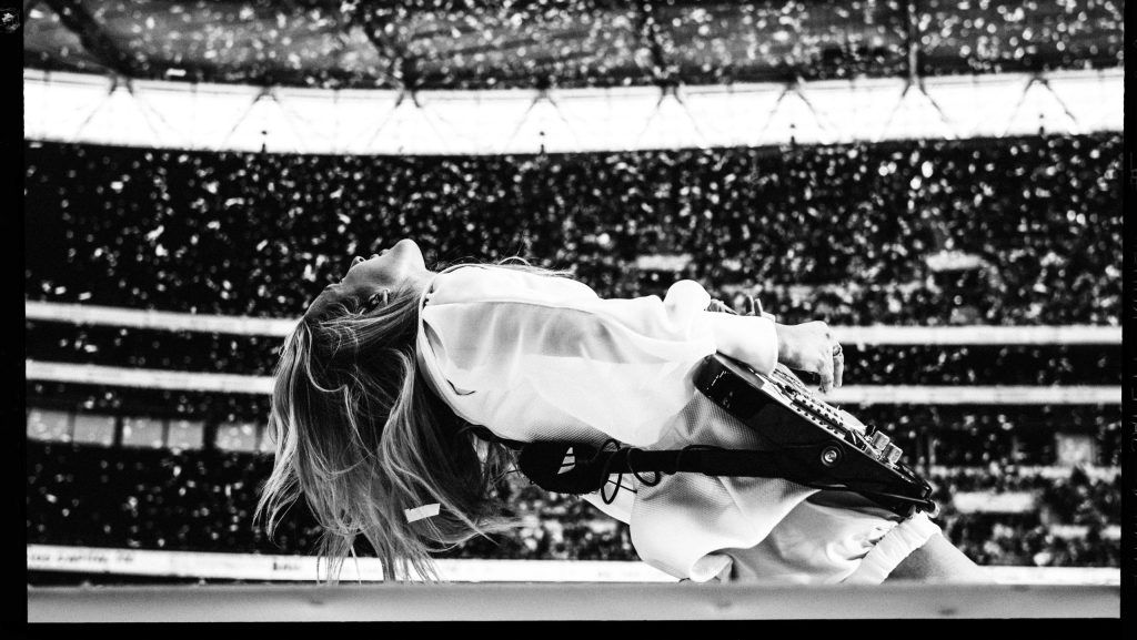 KONCERT, KTERÝ SE MÁ STÁT. 💛 ELLIE GOULDING VYSTOUPÍ NA COLOURS OF OSTRAVA 2027 - Colours of Ostrava